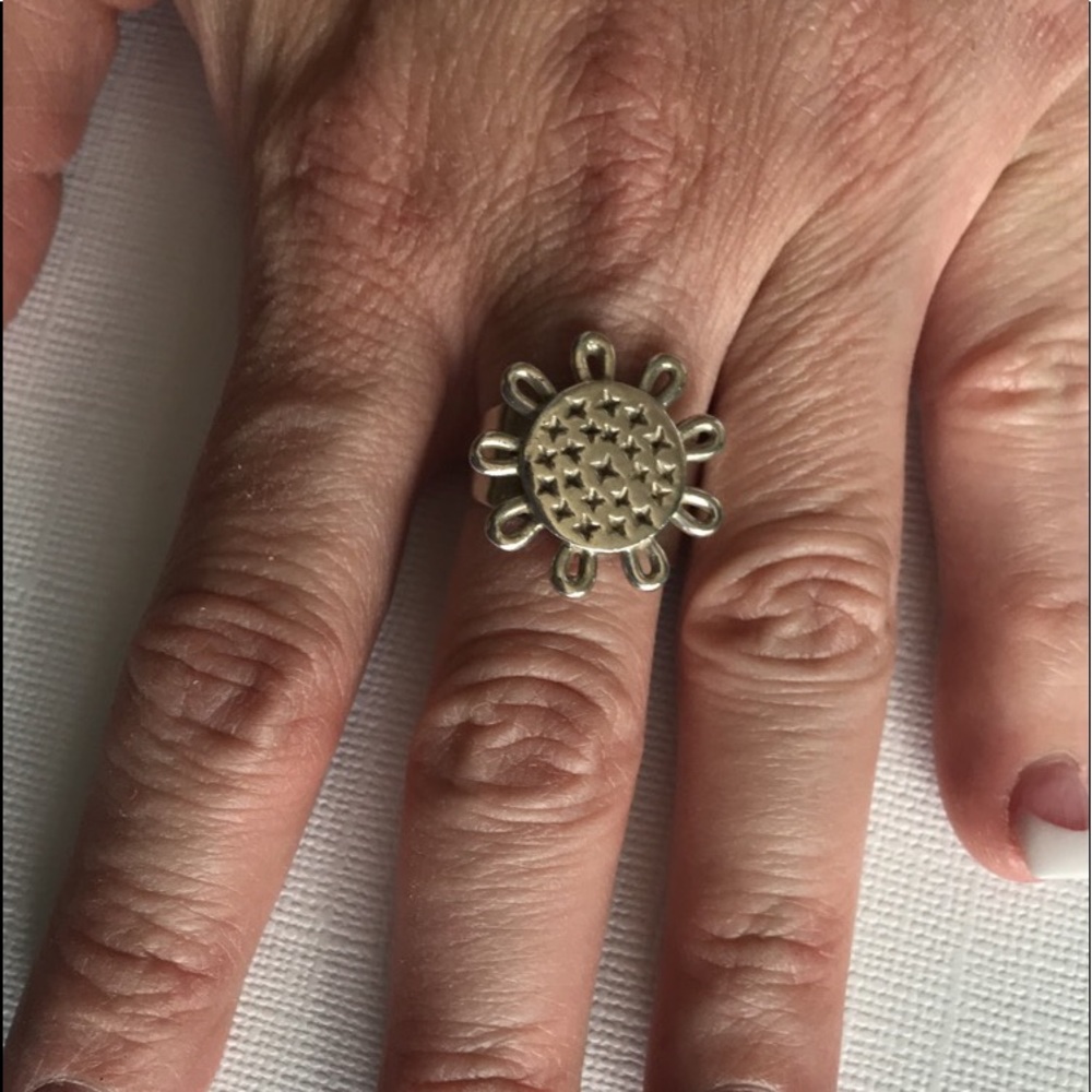 Flower Ring - Picture 3 of 3